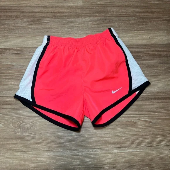 Nike Dri-FIT Girls Running Shorts Size 6 - Picture 3 of 10
